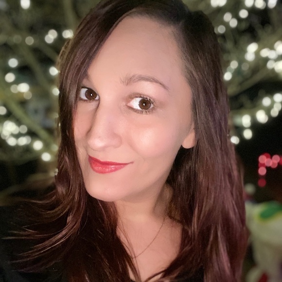 Meet your Posher, Sloan - Picture 1 of 1